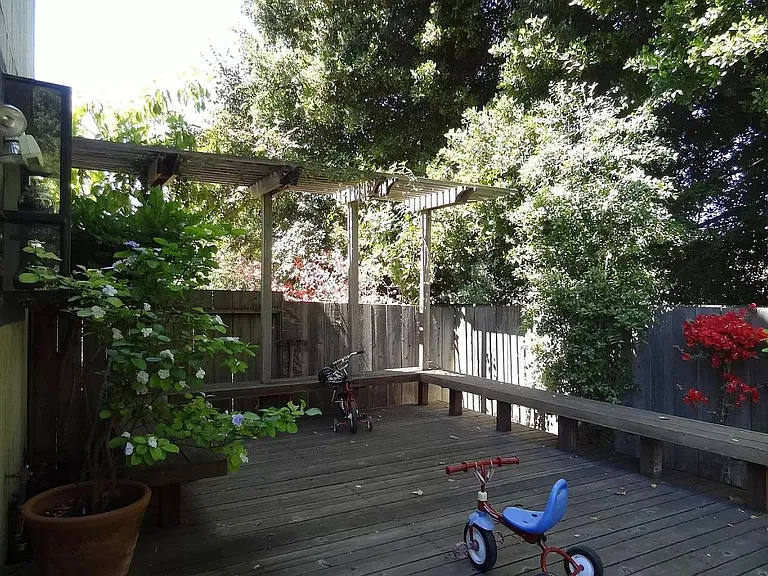 197 N Sunnyvale Ave #B — Photo 8