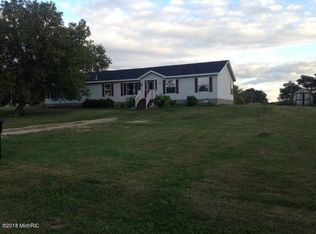 56 19 Mile Rd NE, Cedar Springs, MI 49319