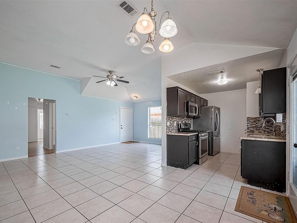1st image of 17046 Applecross Ln