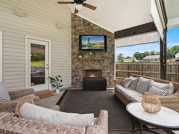 2nd image of 12185 Woodhollow Ln