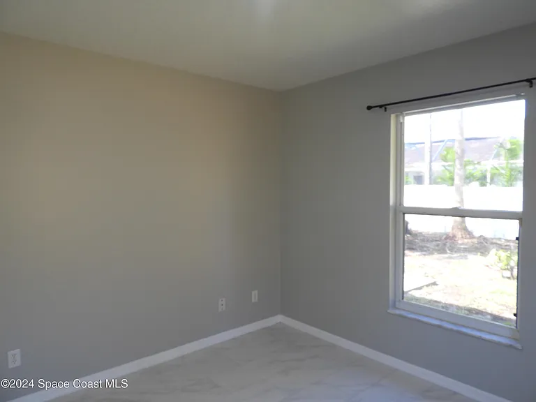 4825 47th Ct — Photo 18