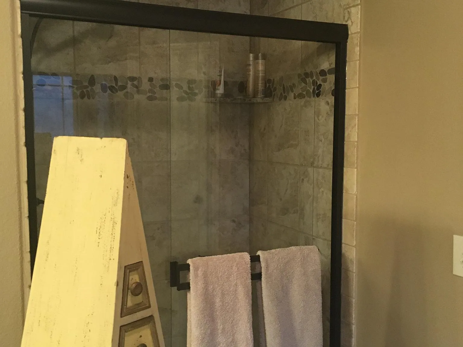 4 bed, 2000 sqft, $2,200 — Photo 2