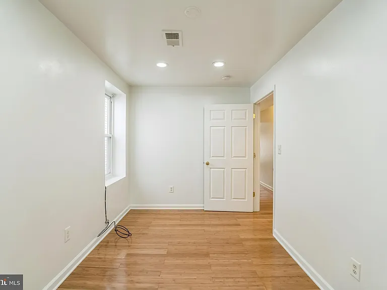 4220 Chestnut St #3 — Photo 2