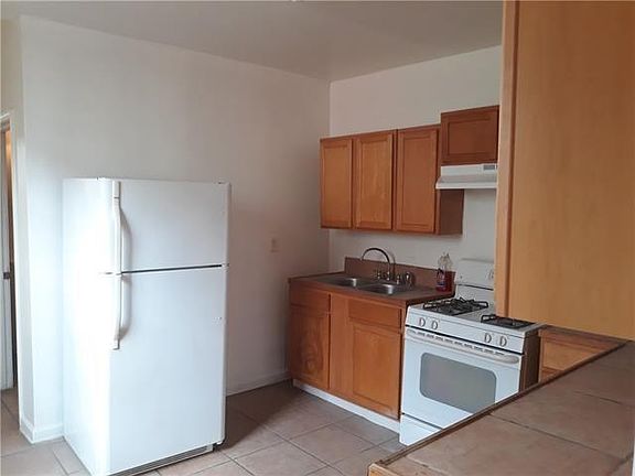 5th image of 333 N Tonti St