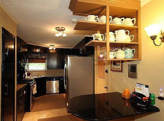 Lots of storage space and usuable cabinets.