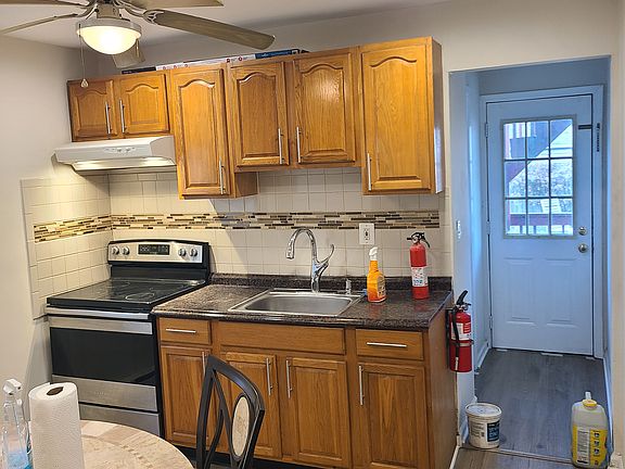 4th image of 29 Grove Pl APT 1