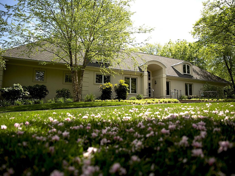 1st image of 1032 Lynnwood Blvd