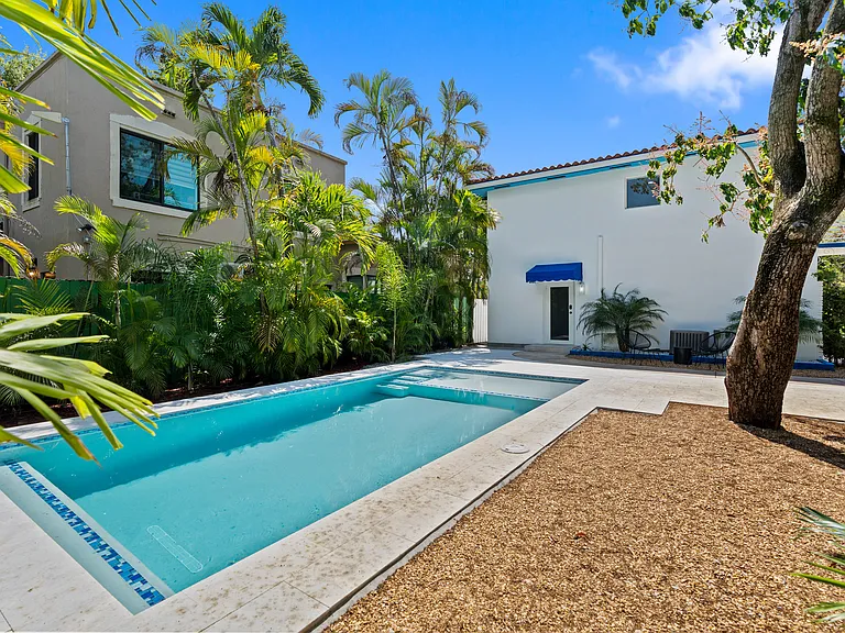 1345 SW 14th Ave — Photo 9
