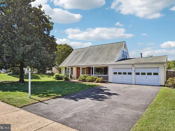 4428 Middle Ridge Dr, Fairfax, VA 22033