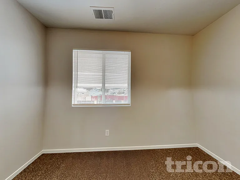 8818 Sunset Breeze Dr — Photo 11