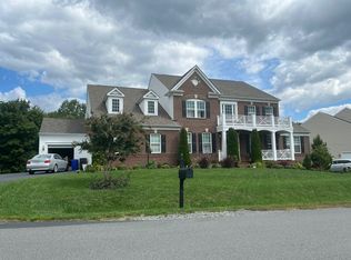 15775 Dorneywood Dr, Leesburg, VA 20176