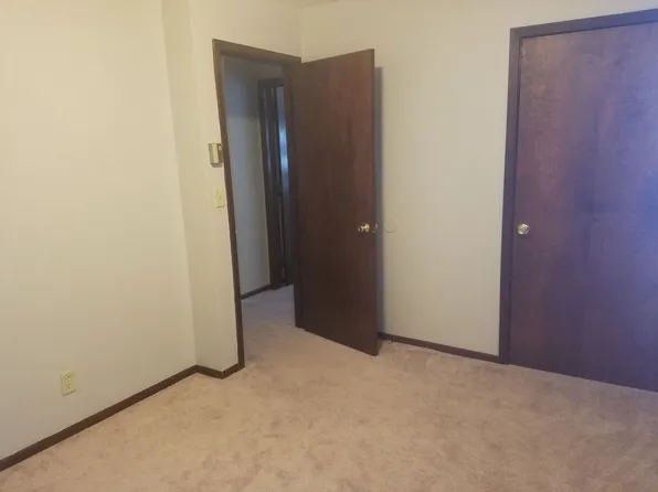 2744 Birch St, 2744 Birch St APT 6, Eau Claire, WI 54703