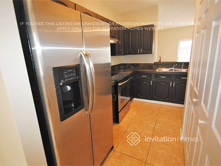 16147 Emerald Cove Rd — Photo 3