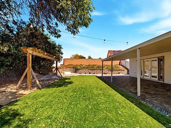 4th image of 206 Los Reyes Dr