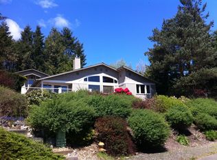 9790 NE Murden Cove Dr, Bainbridge Island, WA 98110