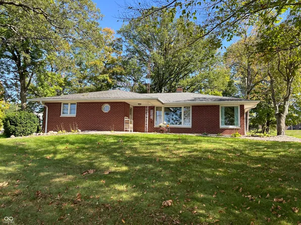 2800 Meadowbrook Dr, New Castle, IN 47362