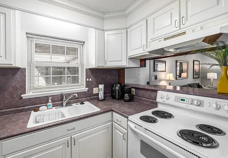 640 Cornell St — Photo 14