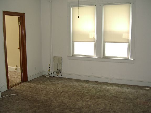 5th image of 120 De Hart Ave