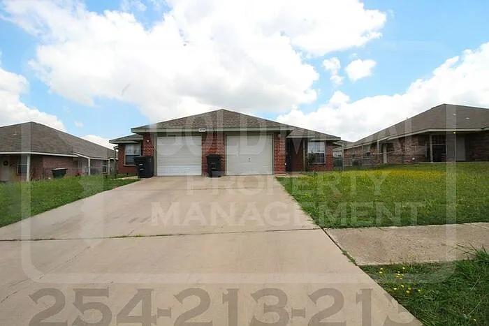 2701 Alma Dr — Photo 1