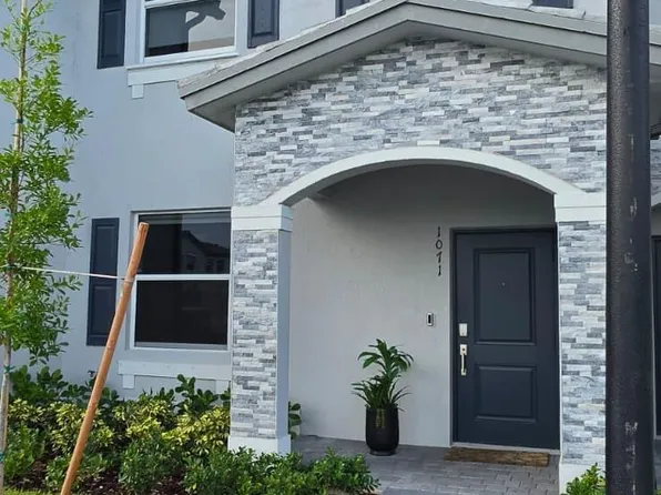1071 SE 2nd St, Homestead, FL 33030