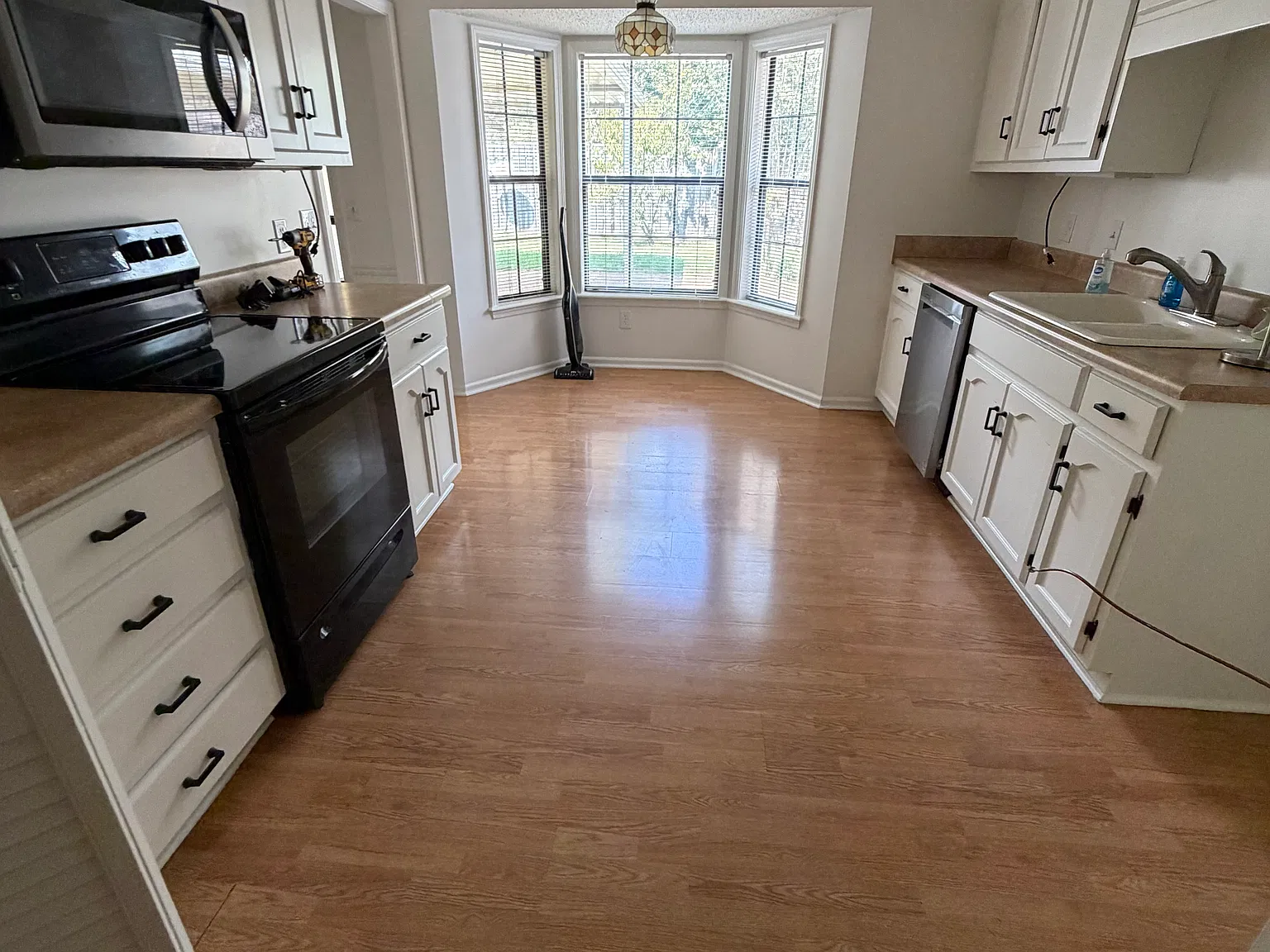 3 bed, 1574 sqft, $2,100 — Photo 1