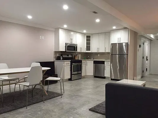 Rented by Verus Real Estate | media 25