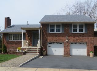 705 Center St, Ridgefield, NJ 07657