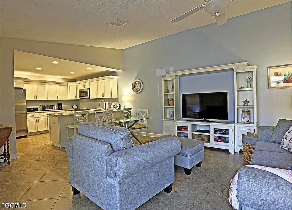 2 bed, 2.0 bath, 1007 sqft, $1,500 — Photo 3