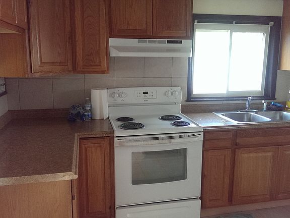 4th image of 6902 Bradley Ave