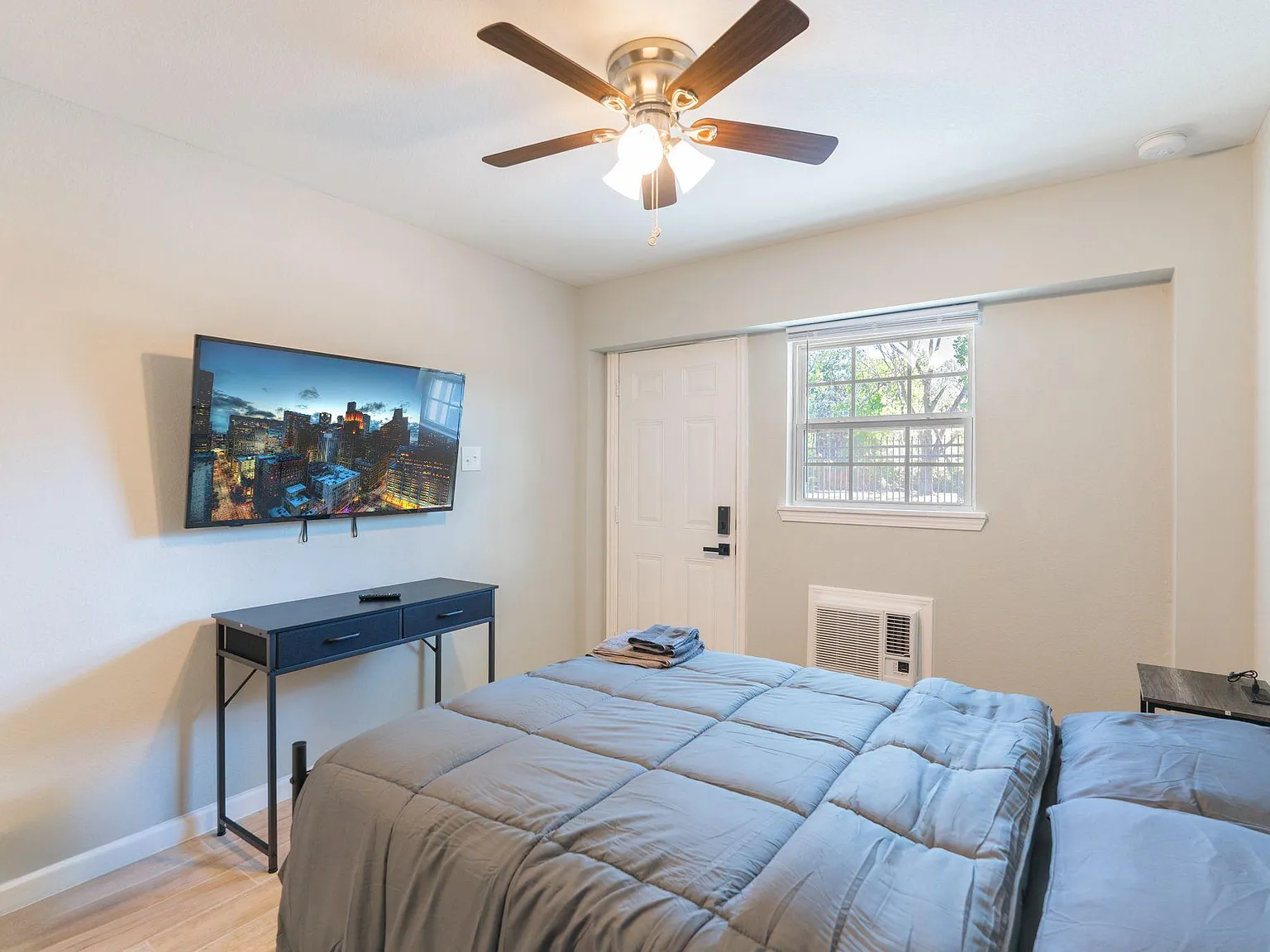 1 bed, 1.0 bath, 300 sqft, $1,148 — Photo 4