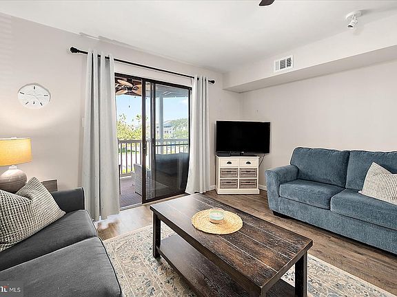 3rd image of 12300 Jamaica Ave Unit 207