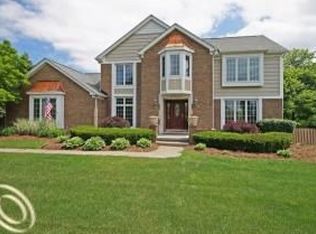 12900 Naples Dr, Plymouth, MI 48170