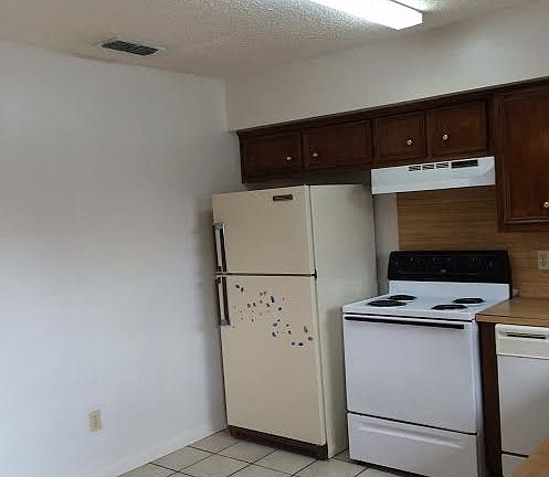 4th image of 3011 Dundee Rd #B