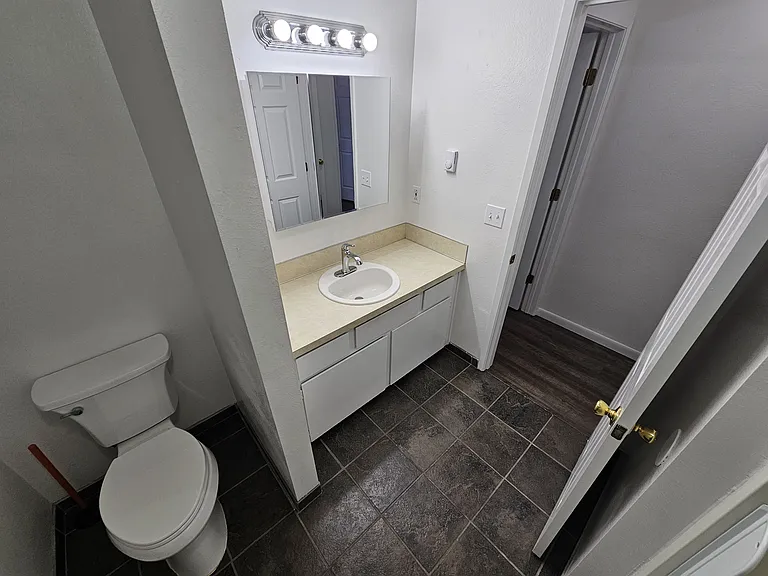 226 Little St SW #3 — Photo 12