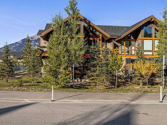 5th image of 105 Stewart Creek Rise Unit 803