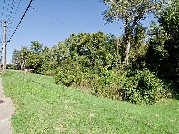 4th image of 1901 S Lees Summit Rd