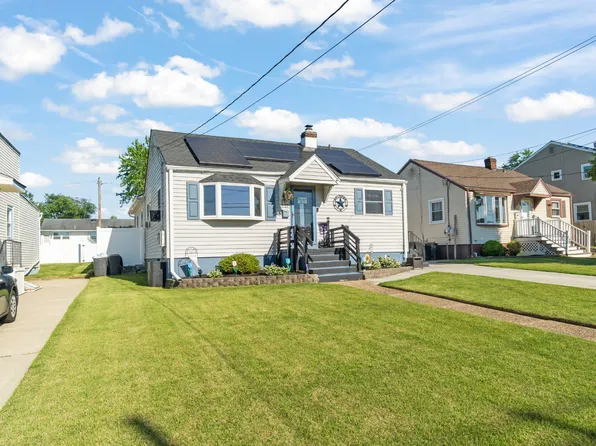 137 Princeton Ave, Bellmawr, NJ 08031