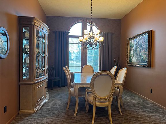 3rd image of 620 E Lochland Rd