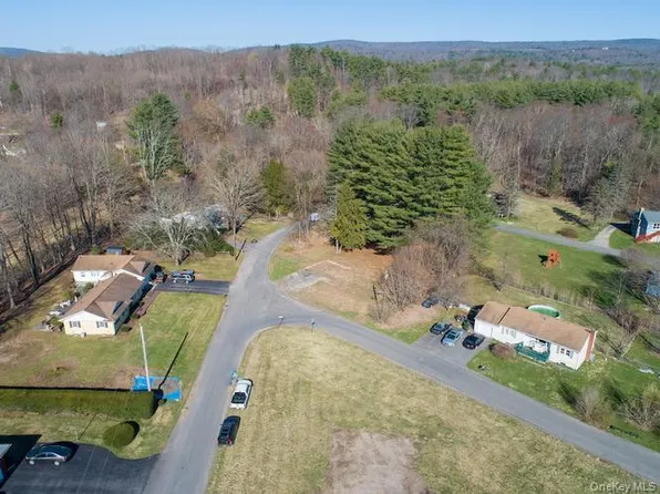 14 Johns Road, Kerhonkson, NY 12446