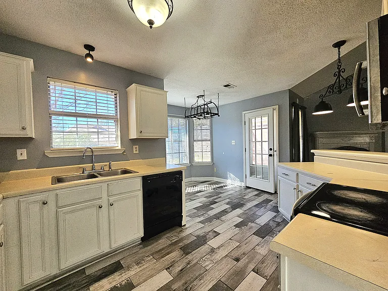 7181 Raleigh Lagrange Rd — Photo 5