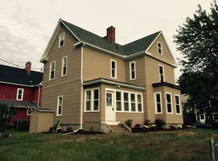 31 Washington Ave, Holyoke, MA 01040