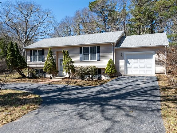 3rd image of 441 Old Mill Rd
