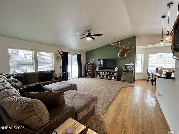 3rd image of 3205 Sherwood Dr