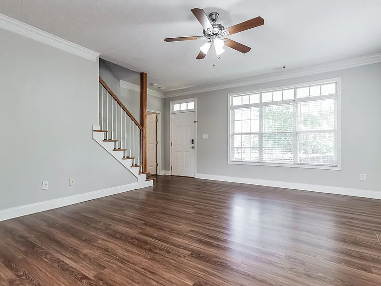 4100 Springvale Way — Photo 4