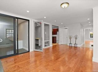 555 E Boston Post Rd, Mamaroneck, NY 10543