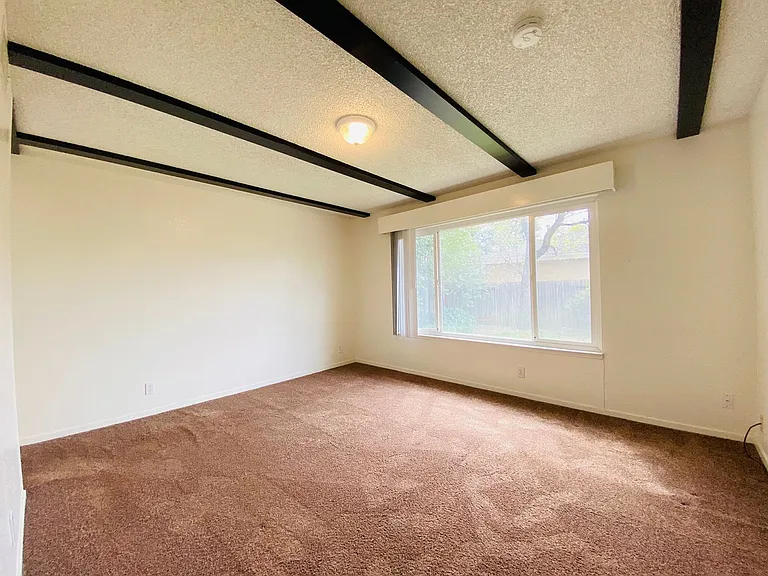 8942 2nd Ave — Photo 9