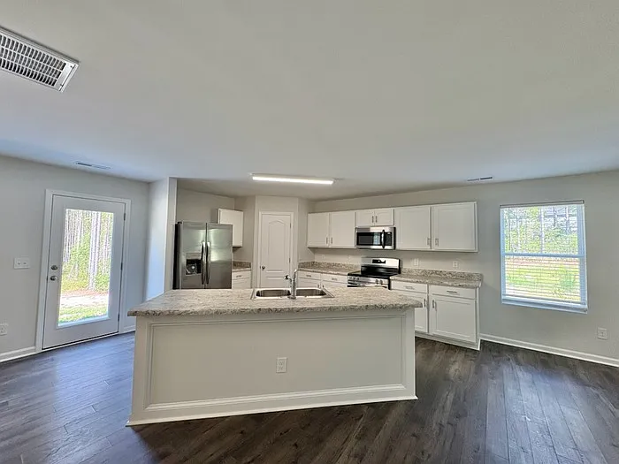 128 Rocking Horse Ln — Photo 5
