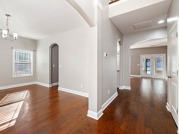 3rd image of 760 Curlew Cir