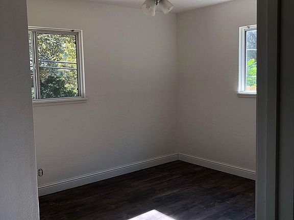 4th image of 329 Chamberlain Ave