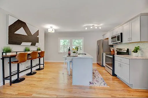 2809 Newark Dr — Photo 6
